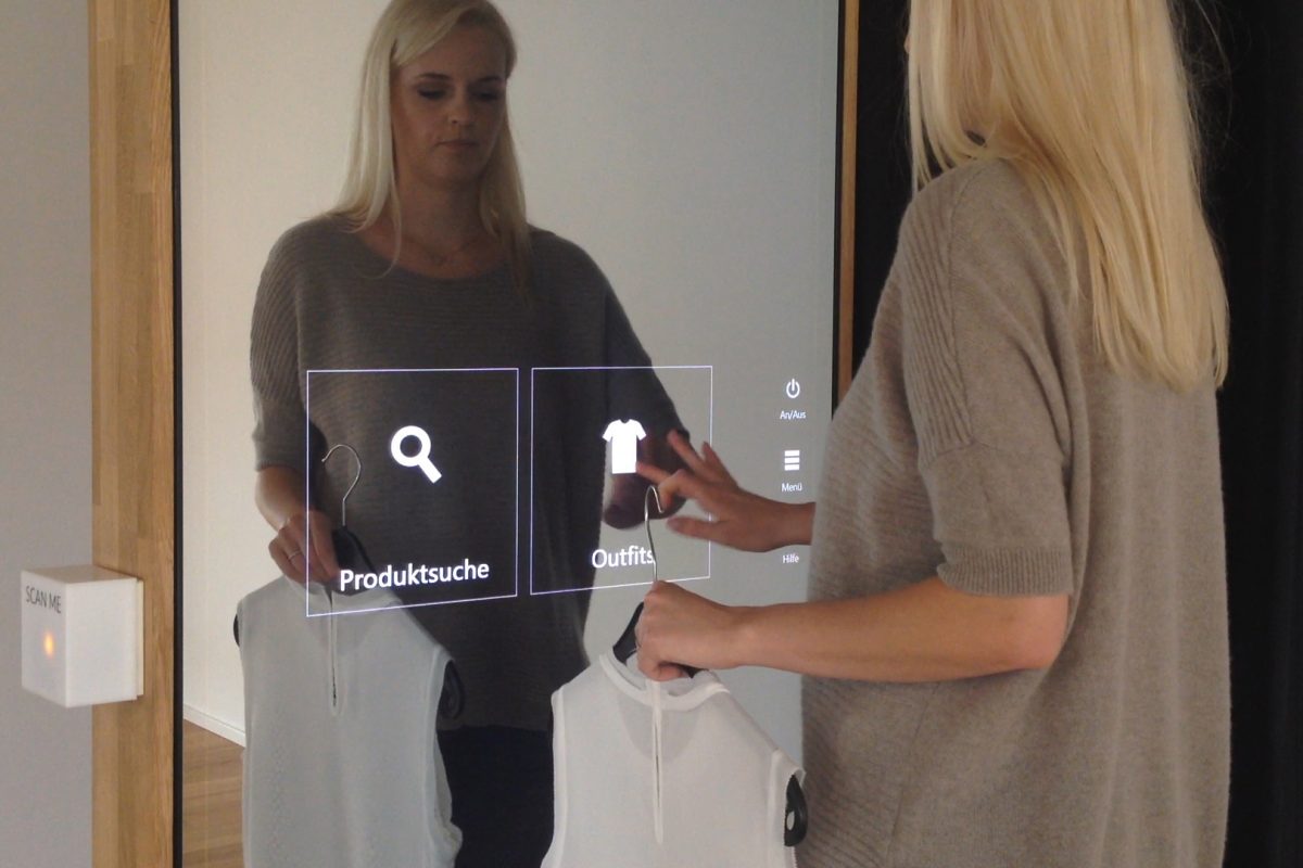Vorschaubild für ein Video zum Interactive Fitting Room